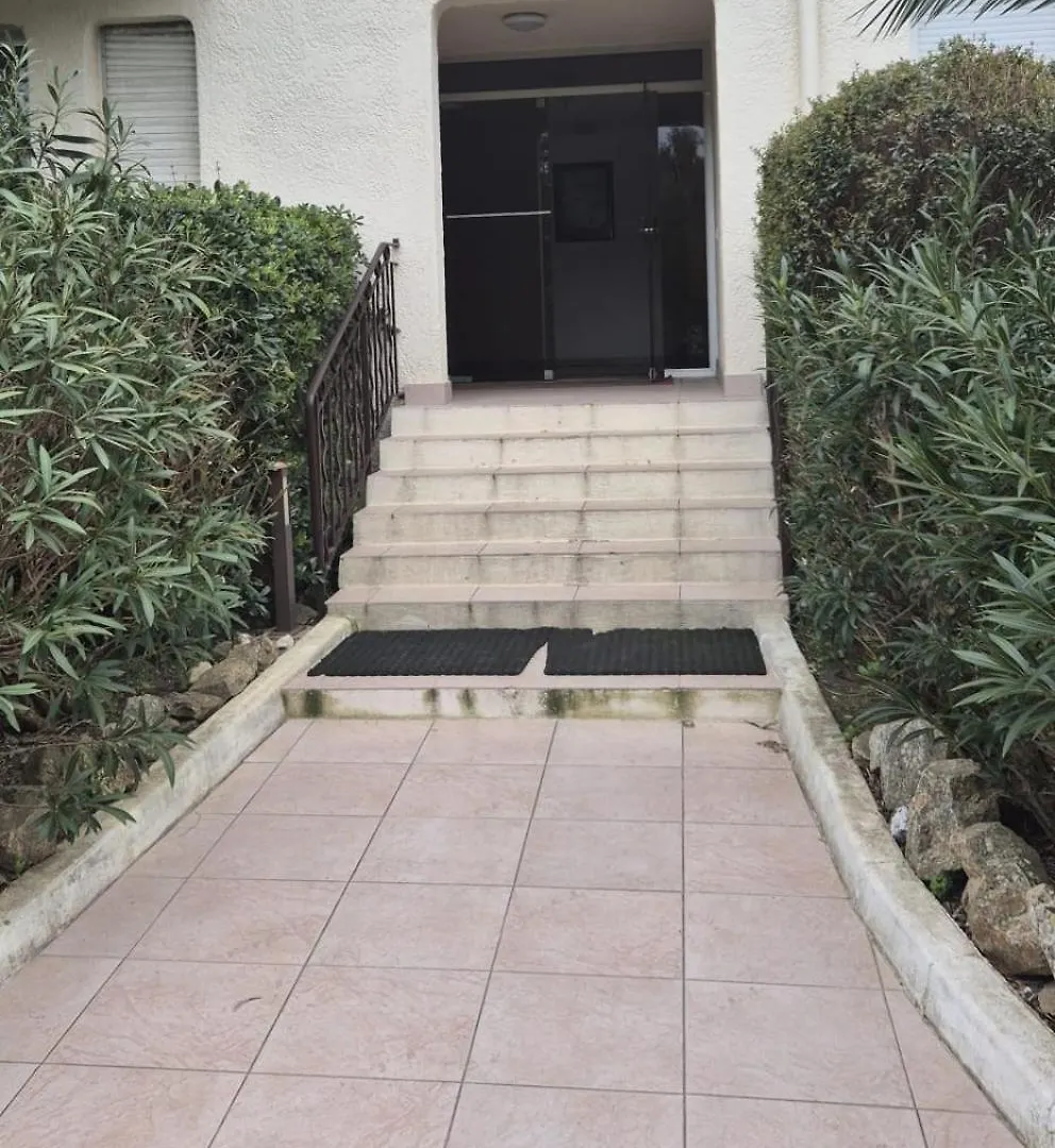 Charming 42M With Terrace In The City Center Saint-Tropez Apartman
